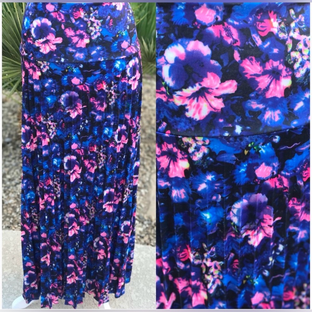 Shannas Threads Floral Pleated Maxi Skirt New